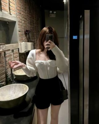 Ảnh Gái Xinh Che Mặt Bằng Điện Thoại