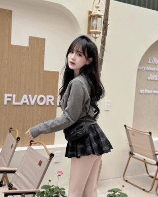 ảnh gái xinh mặc váy ngắn